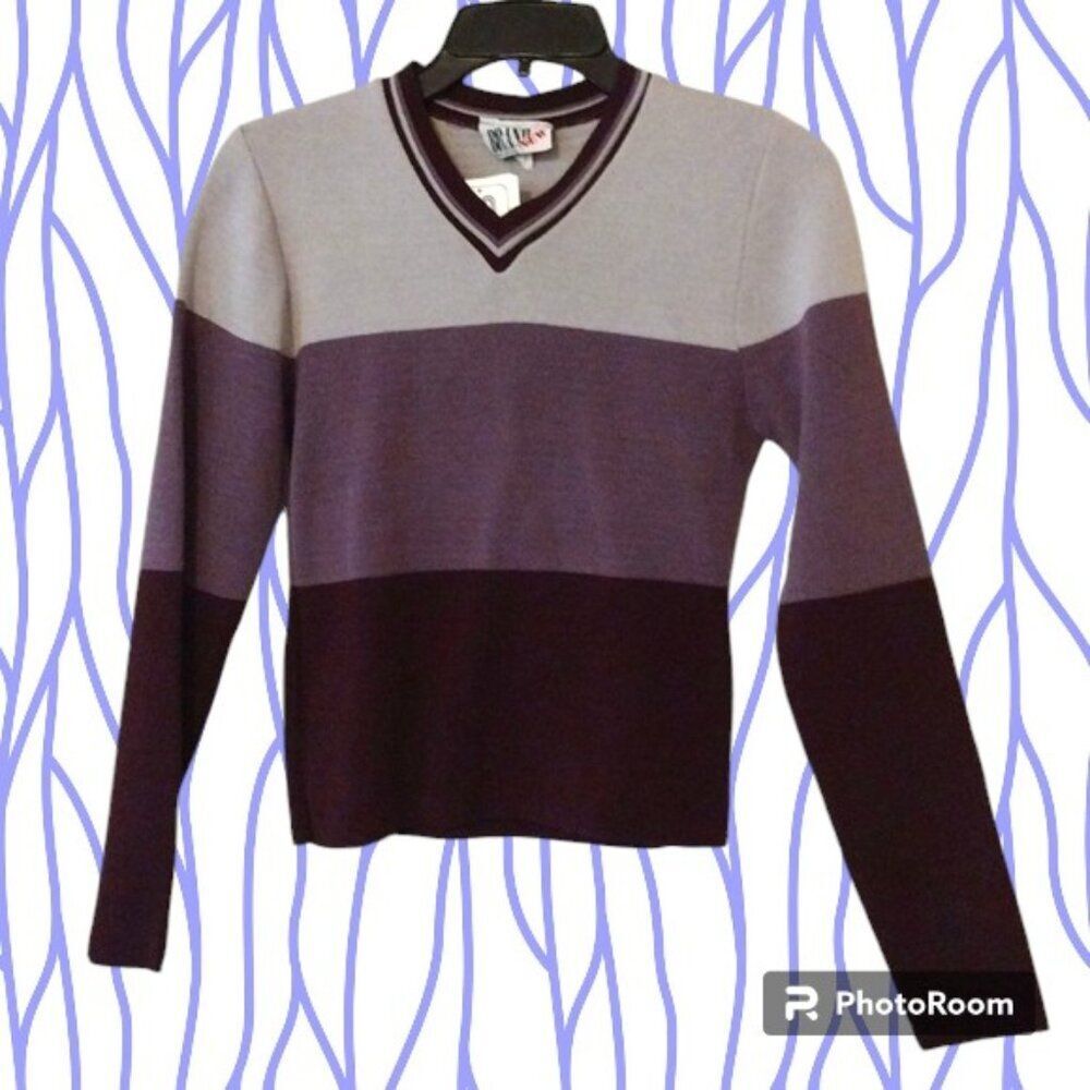 Brand New with Tags Plum Palette Size Small Sweater. Offers Welcome.